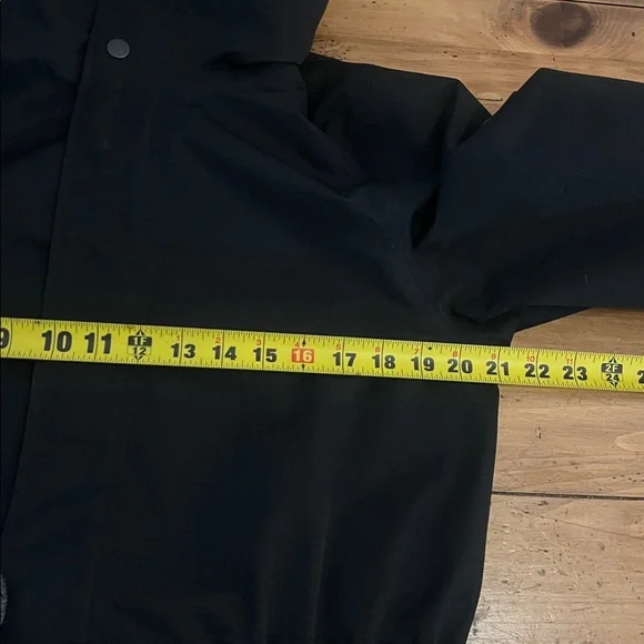 Burton jacket size M black color women’s - Picture 14 of 15